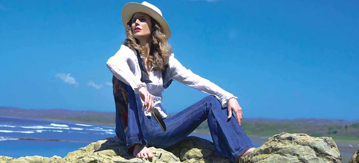 Sophie B. Hawkins - Free Myself - Flyctory.com