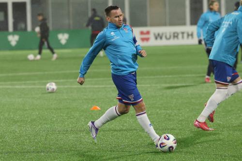 20251009 FRO MNE 0024