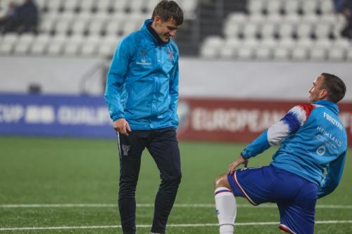 20251009 FRO MNE 0038