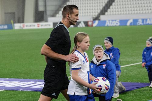 20251009 FRO MNE 0054