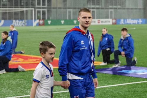 20251009 FRO MNE 0055