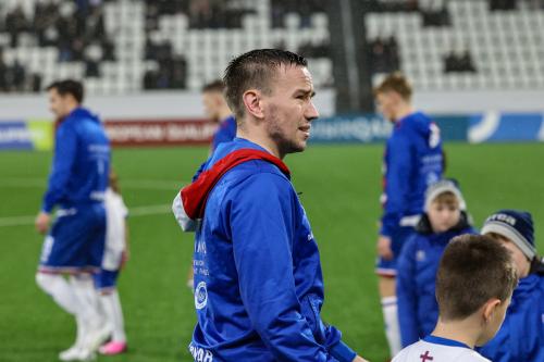 20251009 FRO MNE 0058