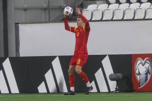 20251009 FRO MNE 0635