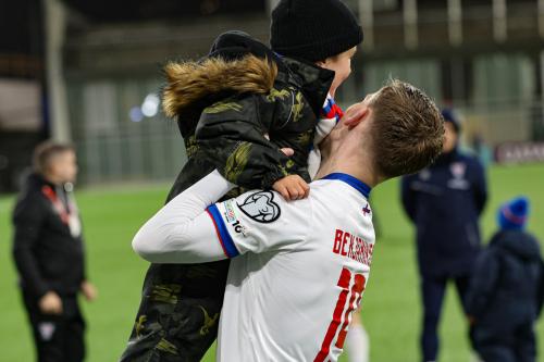 20251009 FRO MNE 0682