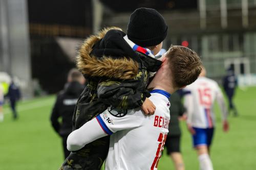 20251009 FRO MNE 0683